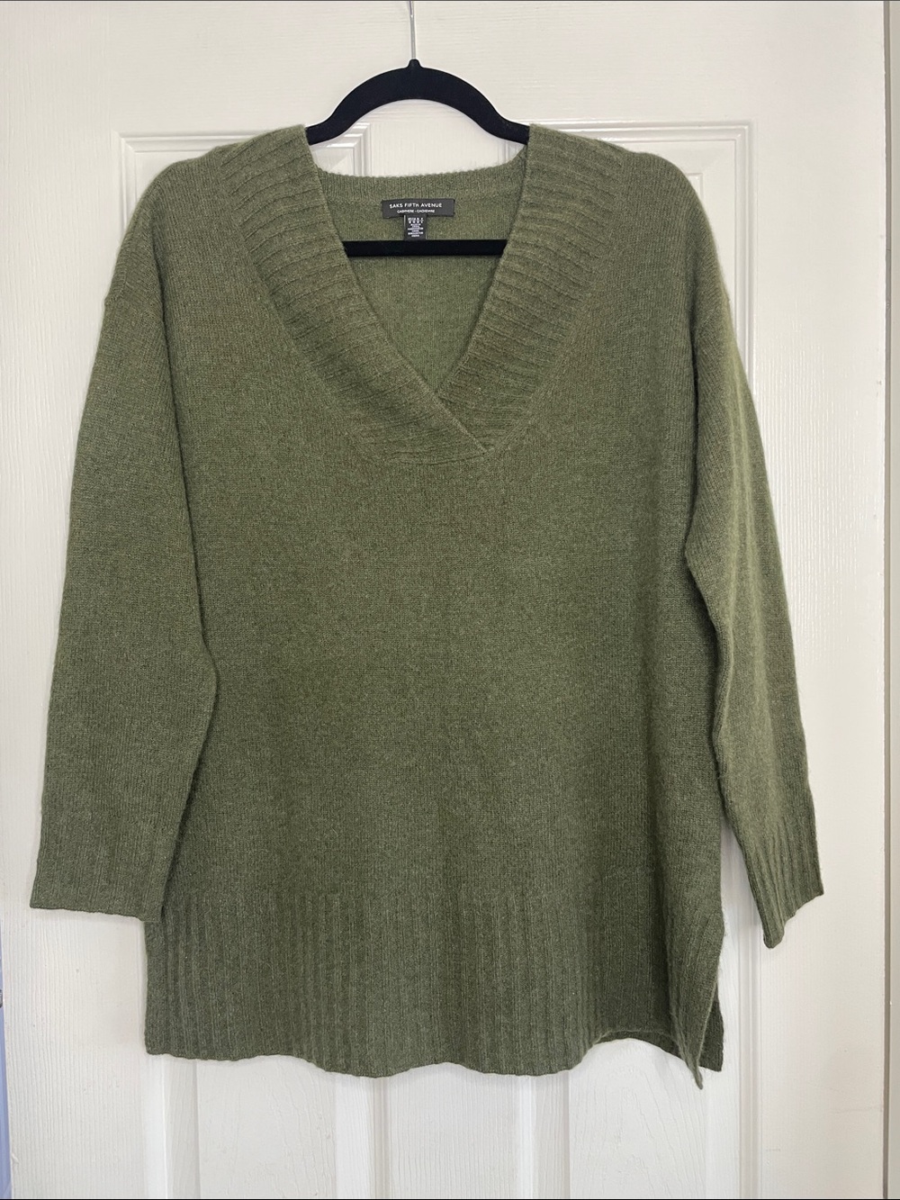Saks Fifth Avenue Cashmere Olive Green V-Neck Women's Sweater